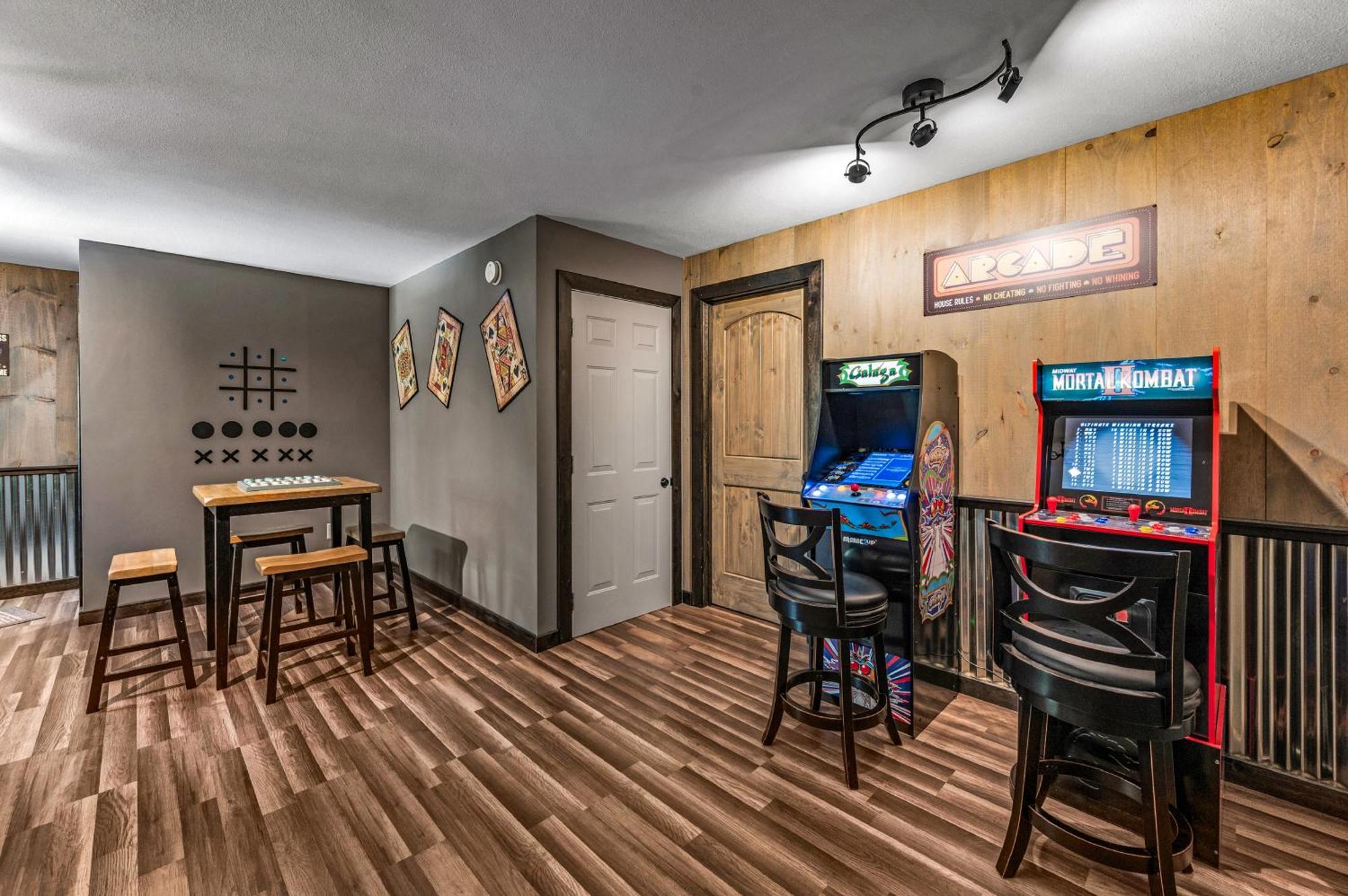 Lil Cabin In The Cove! Mtn Views, Theater, Hot Tub, Games, King Beds, Prime Location! Sevierville Kültér fotó