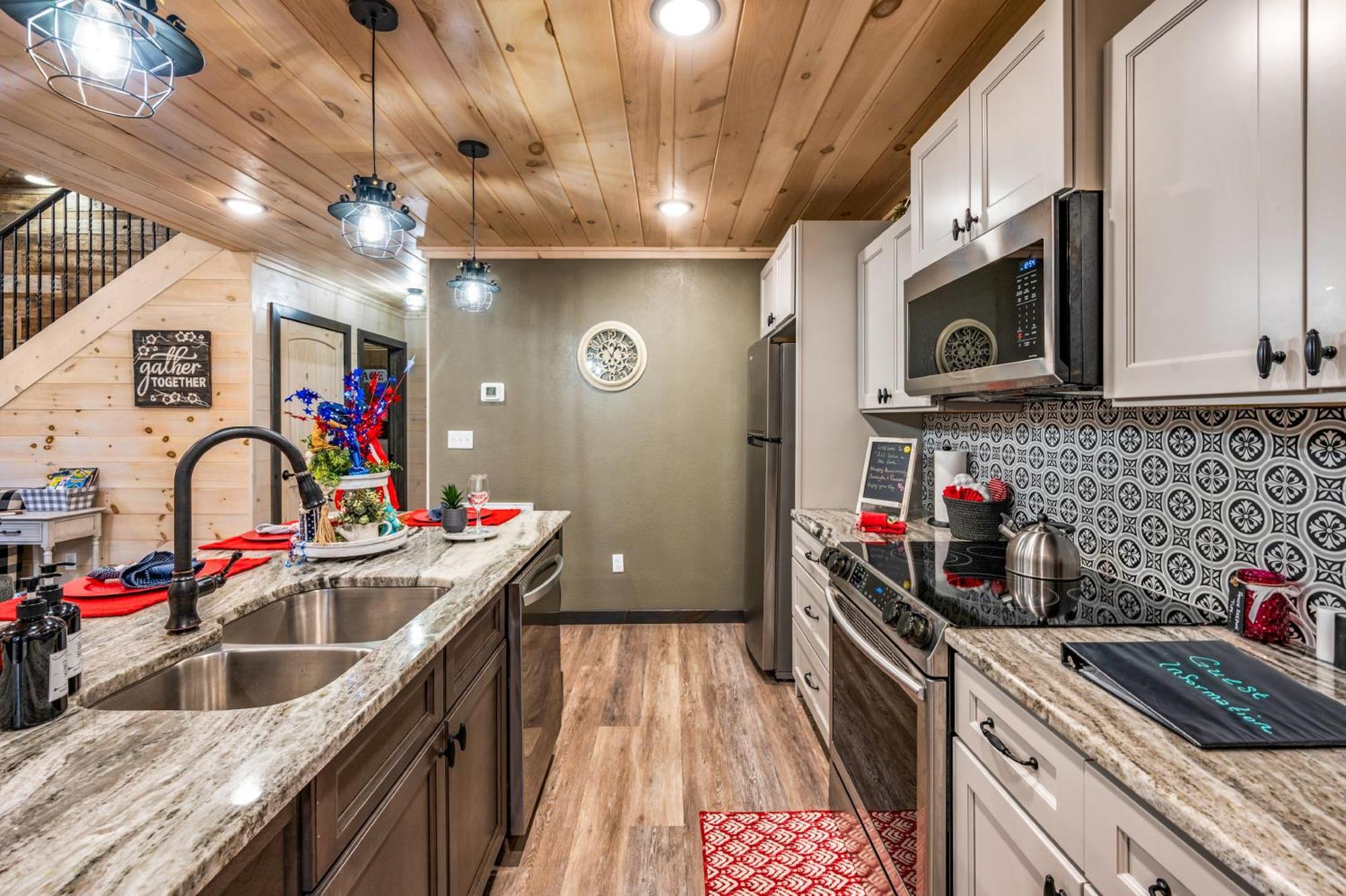 Lil Cabin In The Cove! Mtn Views, Theater, Hot Tub, Games, King Beds, Prime Location! Sevierville Kültér fotó