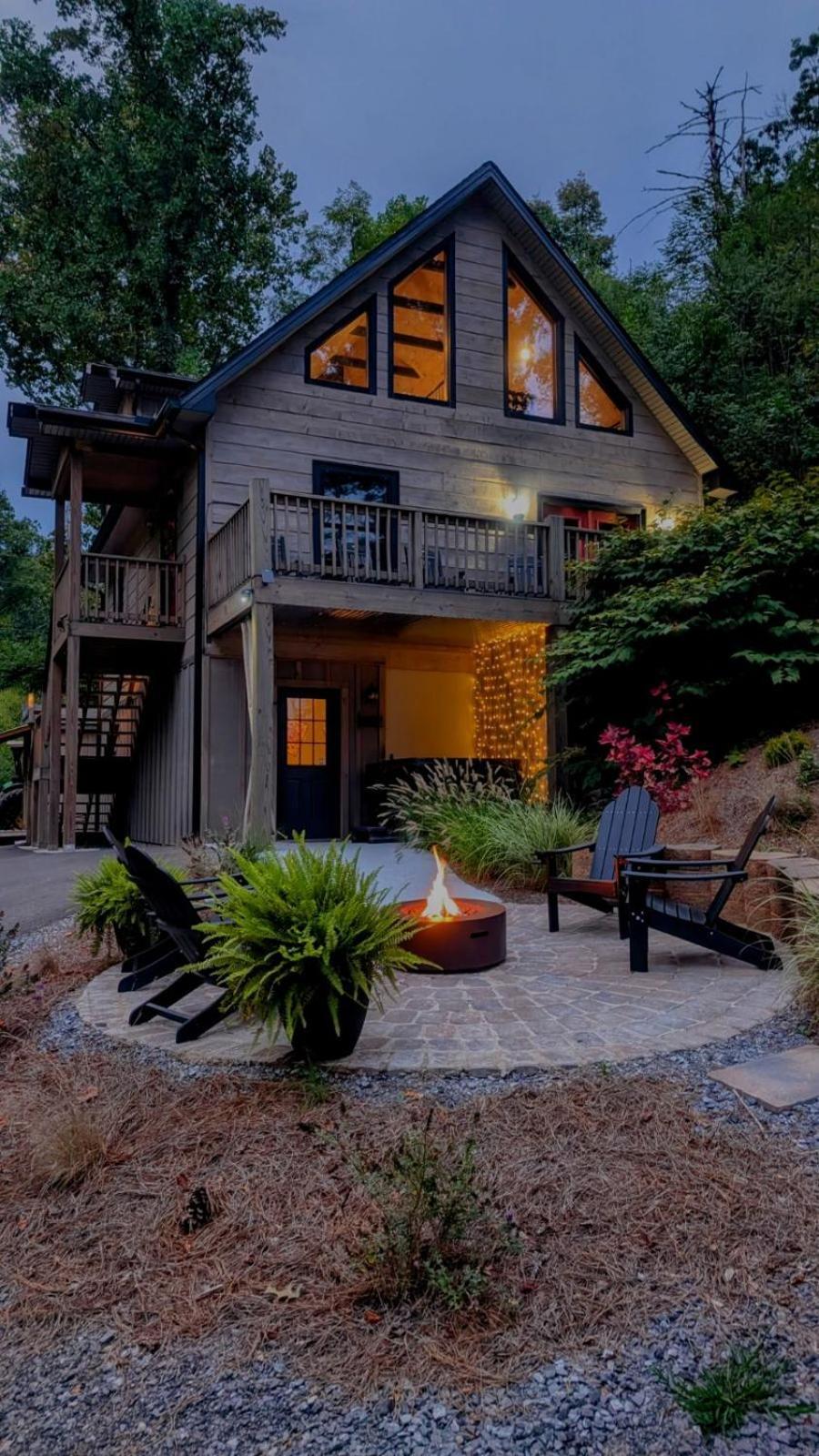 Lil Cabin In The Cove! Mtn Views, Theater, Hot Tub, Games, King Beds, Prime Location! Sevierville Kültér fotó